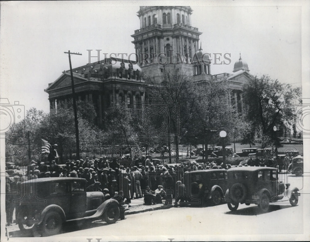 1935 Press Photo Unemployed Crowd Capitol Building at Springfield-Historic Images