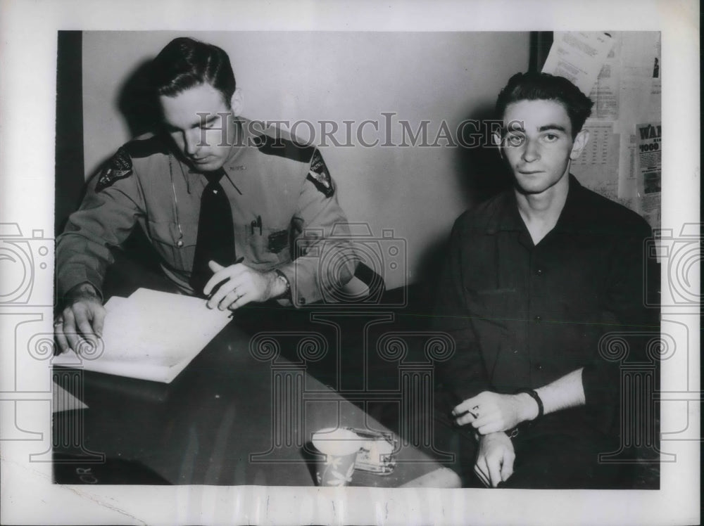 1955 Press Photo Akron, Ohio Charles Timms arrested for pulling gun on policeman - Historic Images