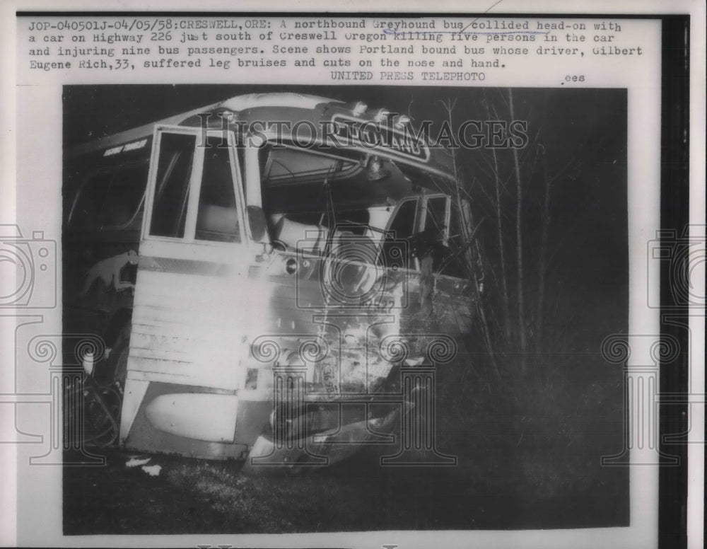 1958 Press Photo Greyhound Bus Crashes on Highway 226 Creswell Oregon - Historic Images