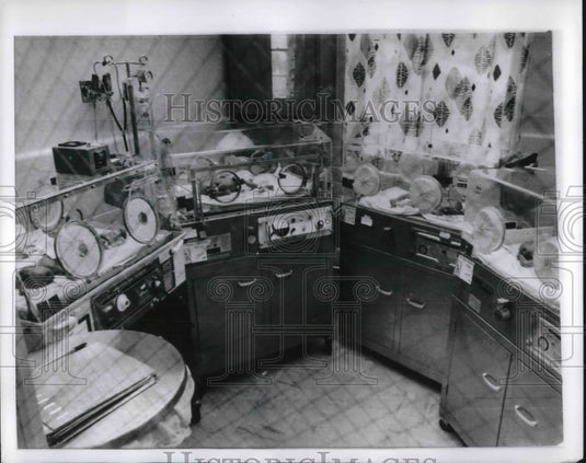1968 Quadruplet Boys Born to Mr & Mrs Allen J Irving Indiana - Historic Images