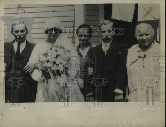1934 Press Photo Mr & Mrs Frank Votypka at their wedding - Historic Images