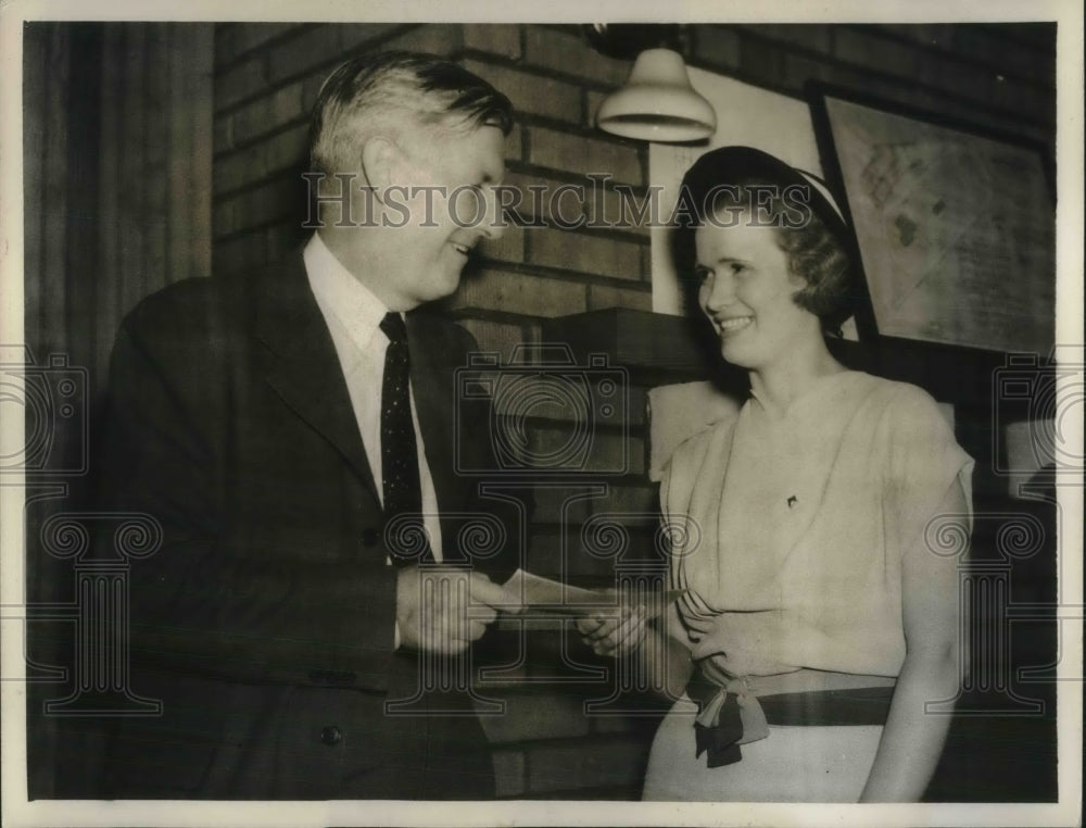 1938 Chicago, Ill. June Marks, Amateur horse Handicapper, P Gregory - Historic Images