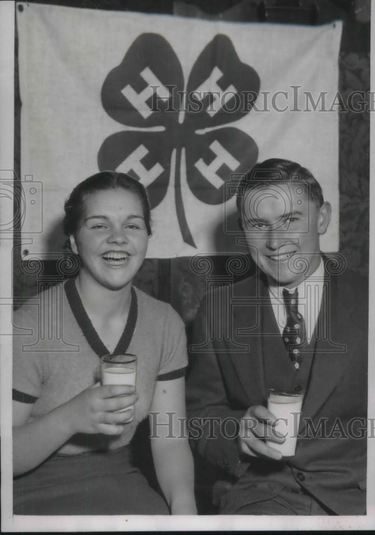 1934 Leland Monasmith & Doris Louise Paul Chosen As Healthiest - Historic Images