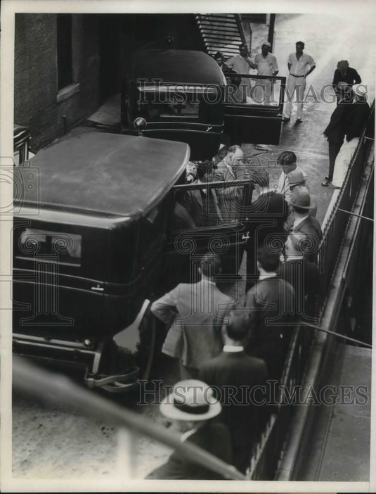 1932 Press Photo Ambulances arriving in Los Angeles with injured - nec01819 - Historic Images