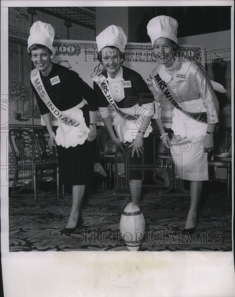 1957 Press Photo Present State Title Holders in America Homemaking Contest - Historic Images