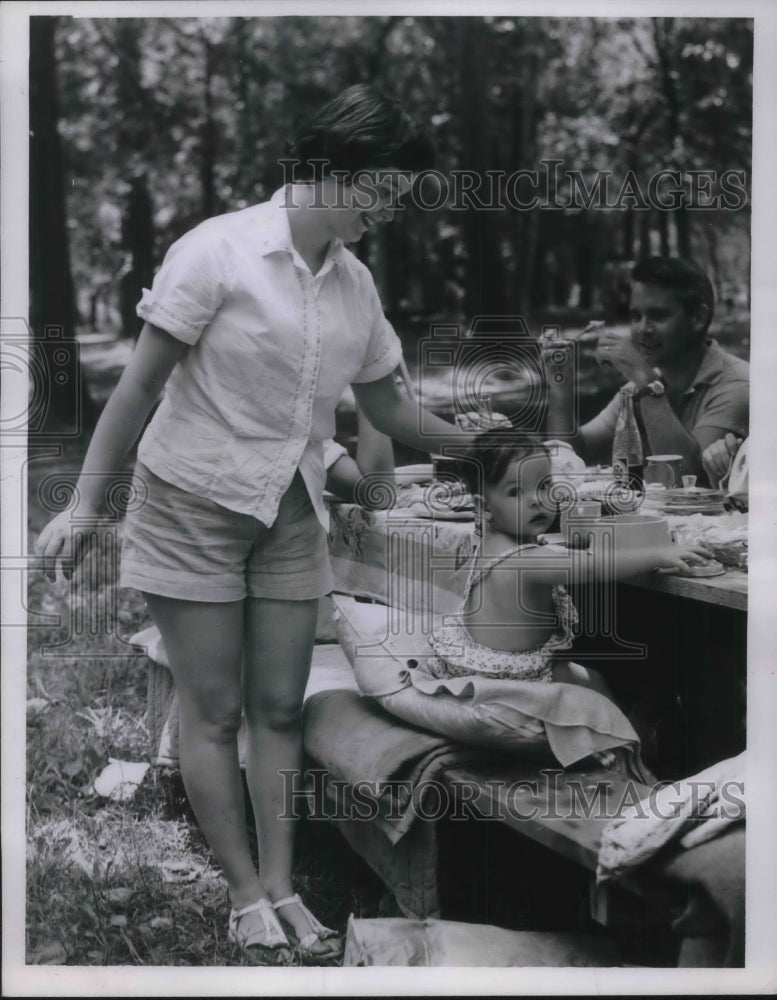 1955 Mrs George Campbell &amp; daughter Carol At Rocky River park - Historic Images