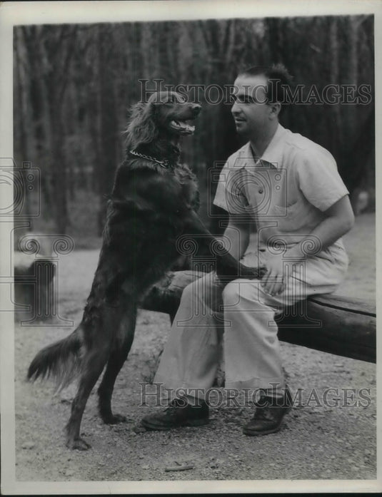 1941 Press Photo Dick Morton & his dog Peggy in Cleveland, Ohio - Historic Images