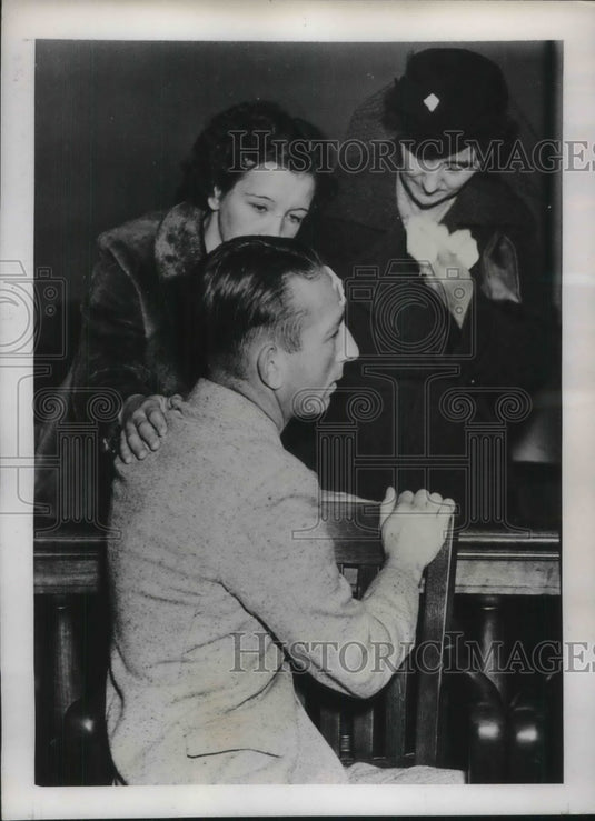 1937 Press Photo Floyd Hunt & sisters at Venice, Calif. jury into murder - Historic Images