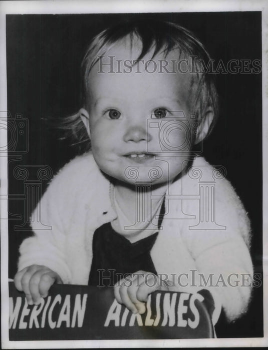 1958 Press Photo Gabrielle Lazure Age 1 of Canada at La Guardia Airport - Historic Images