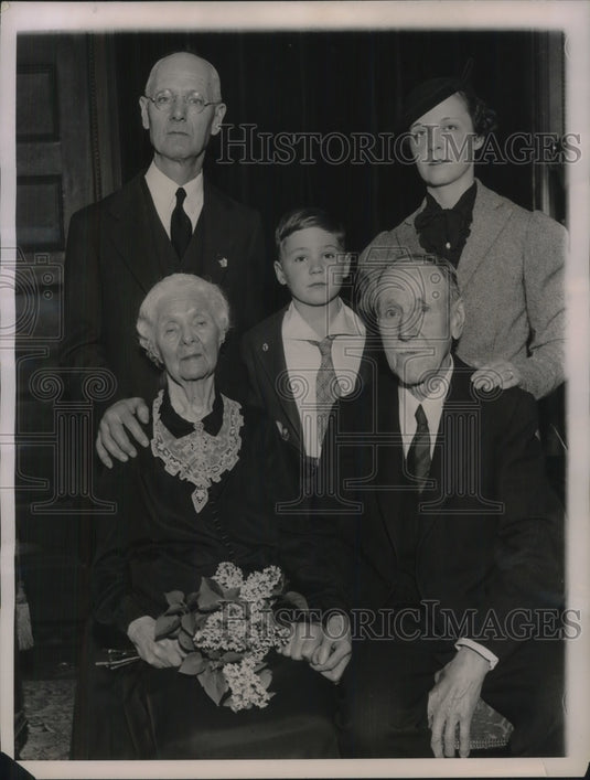 1936 Mr & Mrs George Lurcott Married 71 Years both Are Age 91 - Historic Images