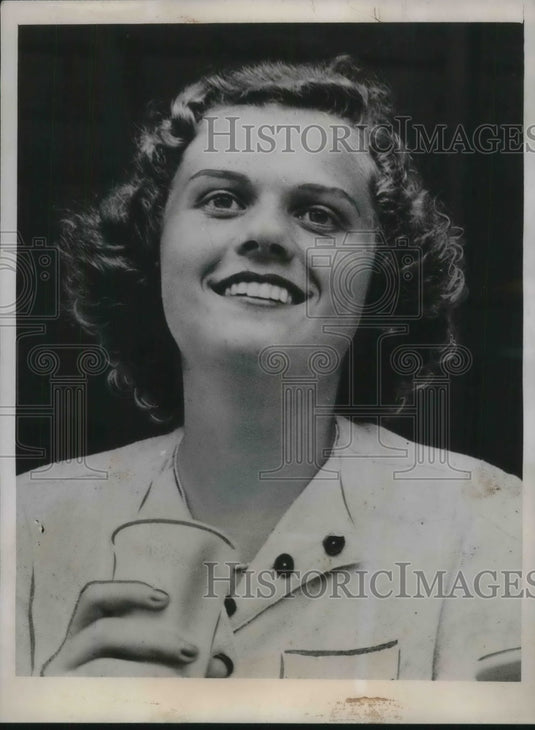 1939 Marie Louise Hulburd Protected from Kidnappers - Historic Images