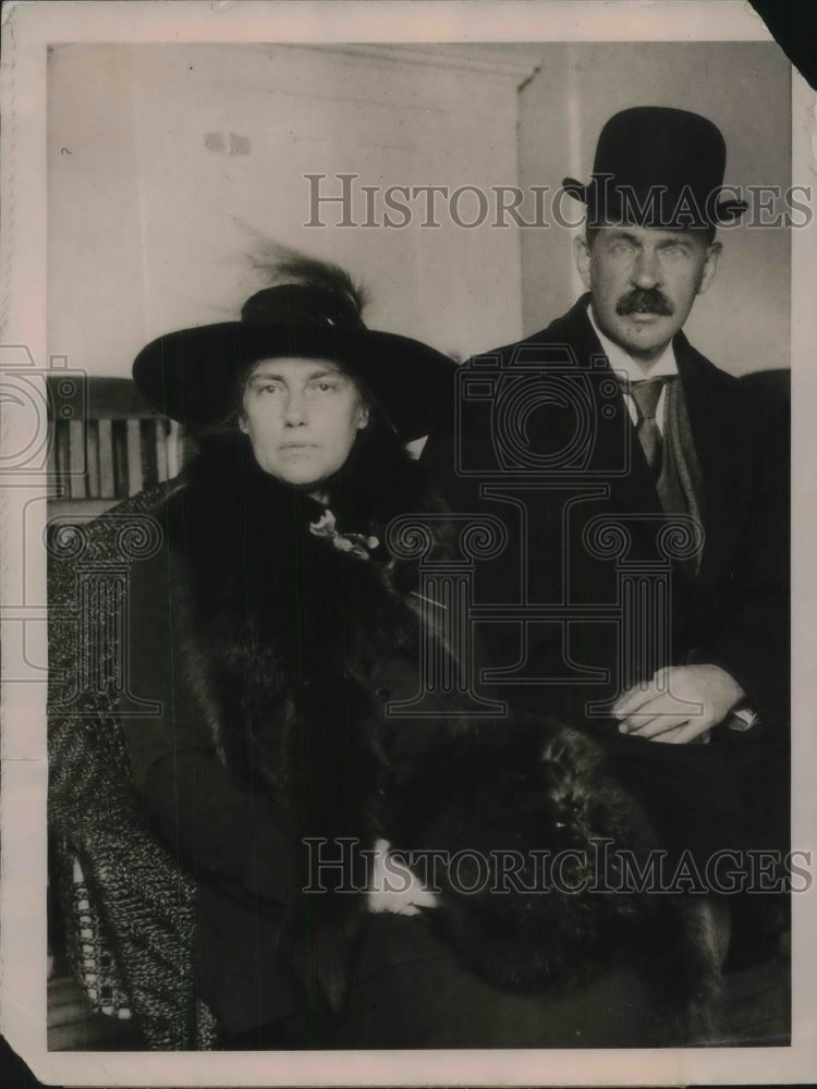1922 Dutch Ambassador To US Jonkheer A D D De Graeff With Wife - Historic Images
