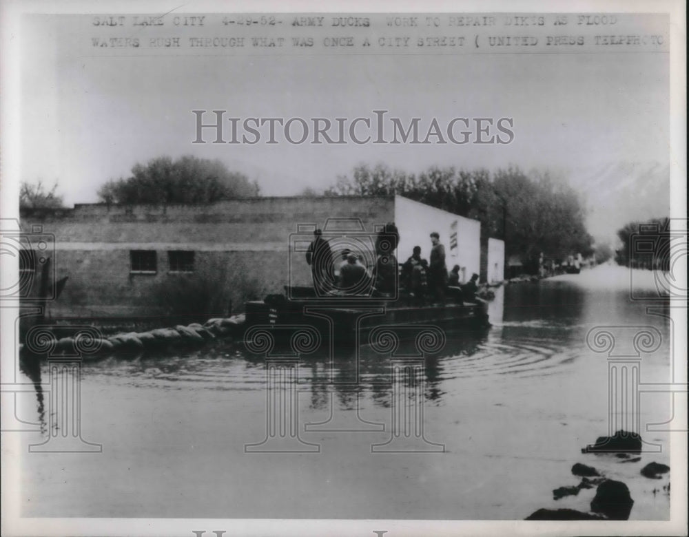 1952 Press Photo Army Repairing Dikes in Salt Lake City, UT-Historic Images