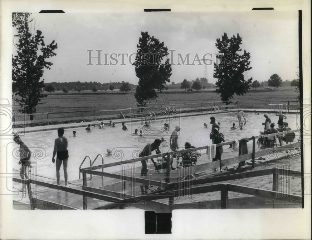 1941 Press Photo Officers Club Swimming Pool Fort Benning - Historic Images