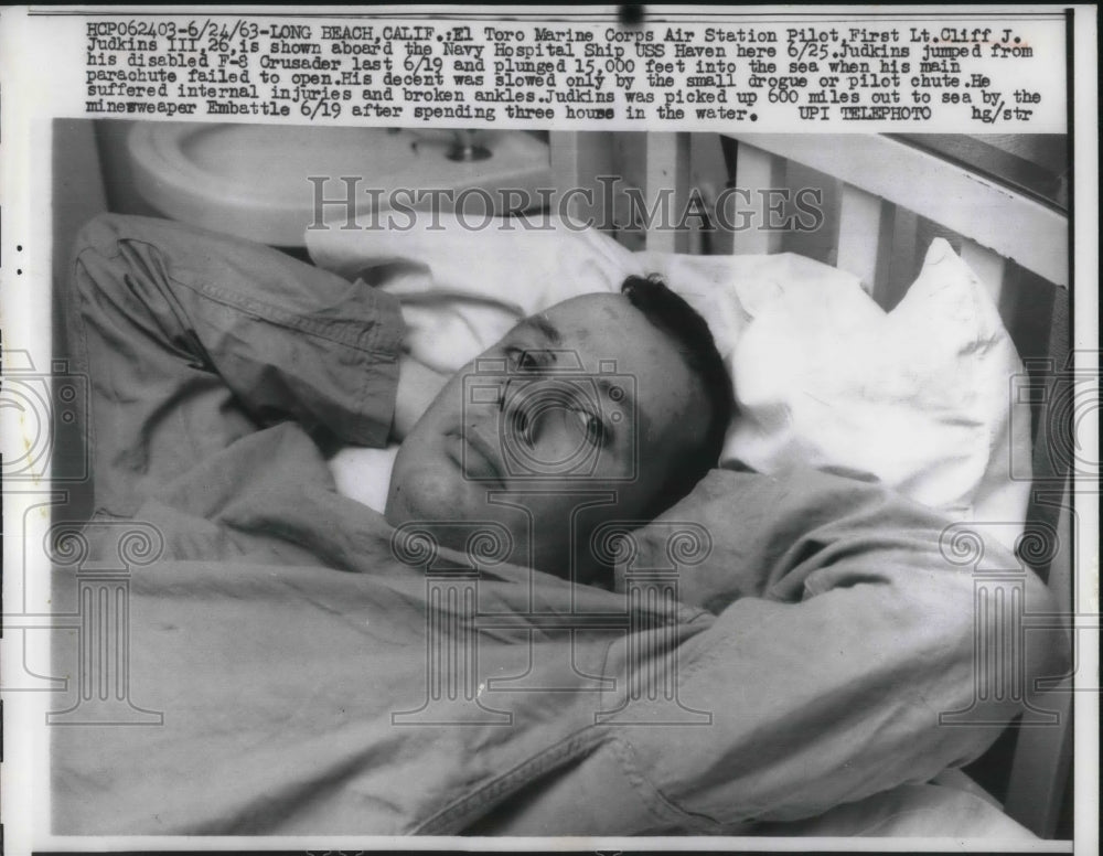 1963 Long Beach, Calif. 1st Lt CliffJudkins on Navy hospital ship - Historic Images