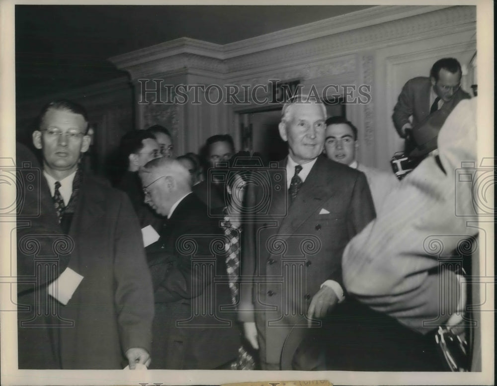 1944 Press Photo Chairman of the Board of Montgomary Ward Sewell Avery-Historic Images