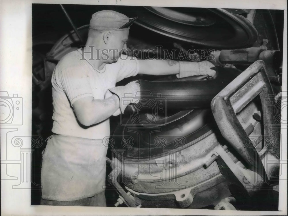 1944 Press Photo United States Rubber Company - Historic Images