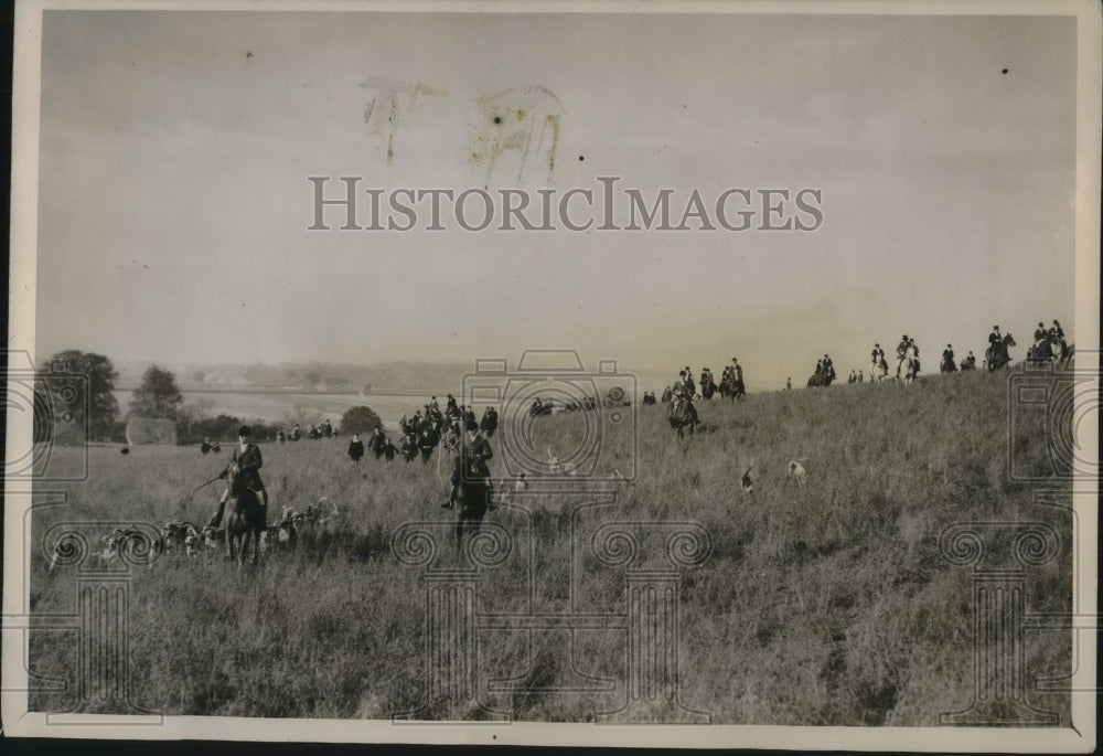 1931 Press Photo Oakley Hunt Taking Place At Milton Mill - Historic Images