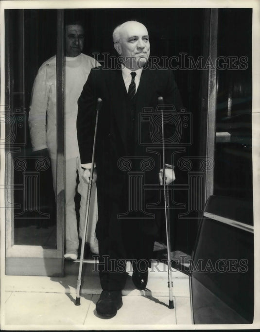 1968 Press Photo Italian Foreign Minister Amintore Fanfani Leaves Hospital-Historic Images
