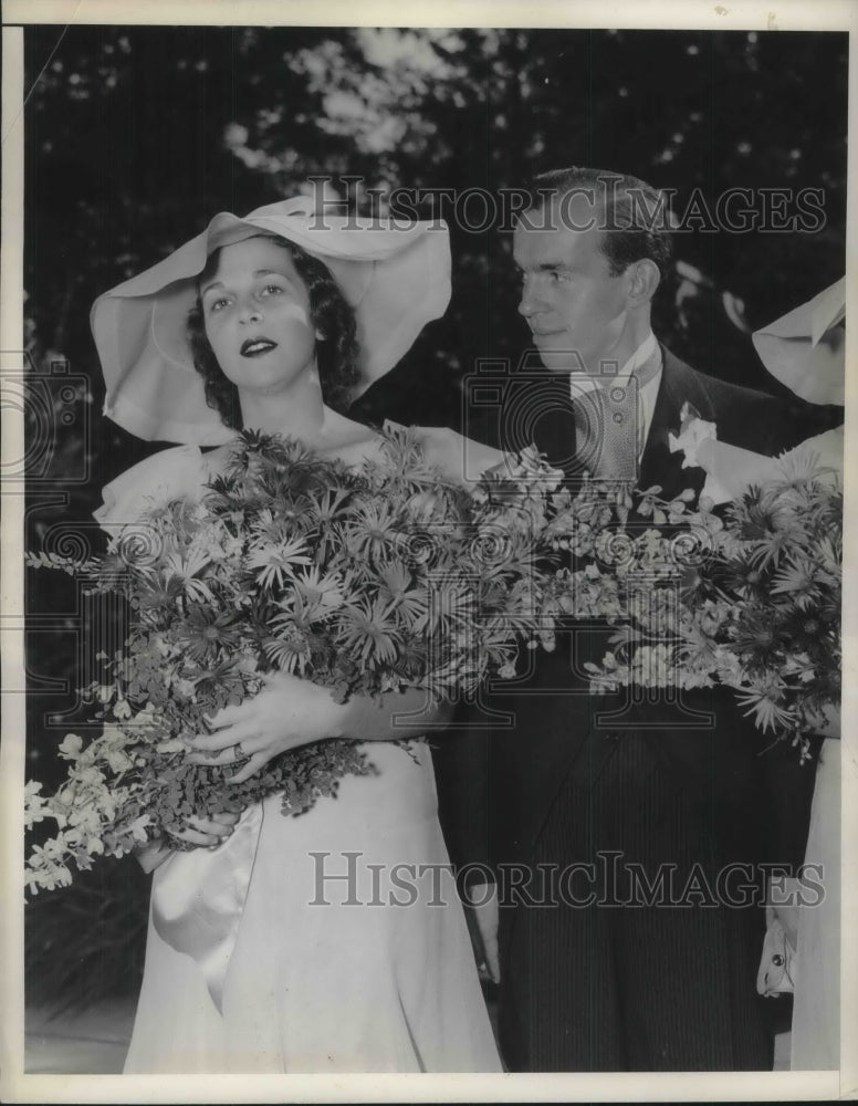 1935 Gloria Baker, Horace Relland, bridal party for G Vanderbilt - Historic Images