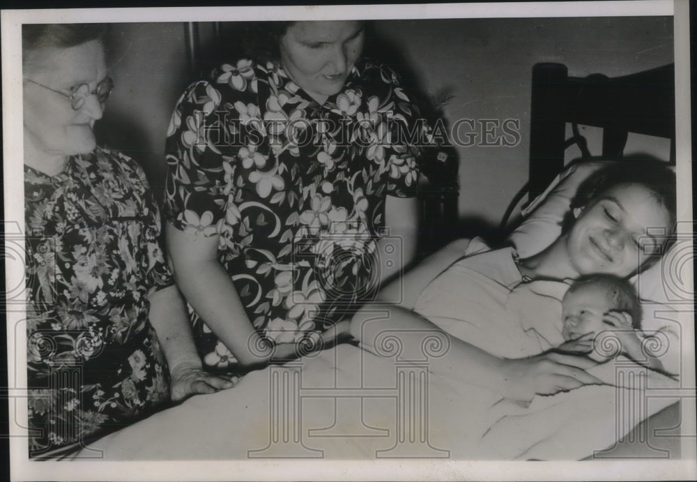 1938 Press Photo Quincy, Ill. Mrs Ed Anderson,Mrs LJ Glas &amp; baby-Historic Images