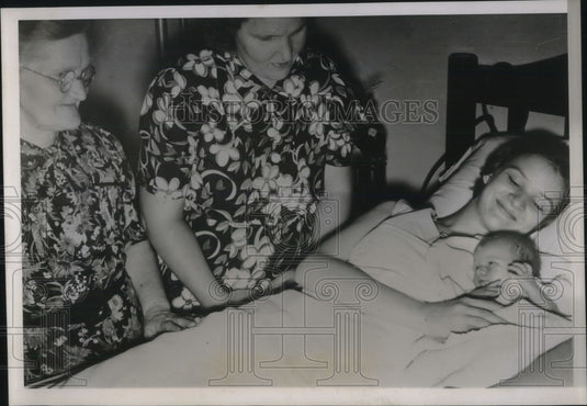 1938 Press Photo Quincy, Ill. Mrs Ed Anderson,Mrs LJ Glas & baby-Historic Images