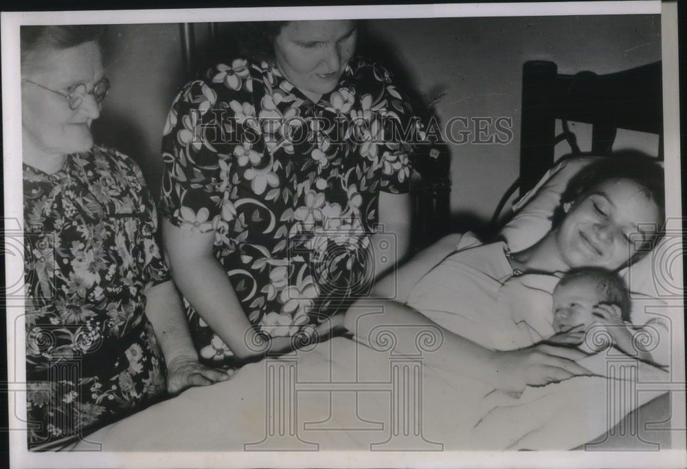 1938 Press Photo Quincy, Ill Mrs D Bean &amp; son &amp; grandparents - nec02578 - Historic Images