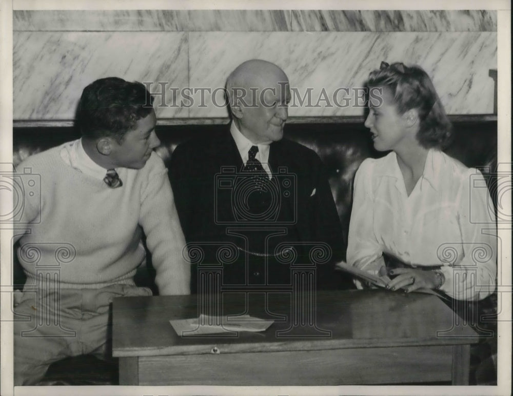 1934 Press Photo Oldest Stanford University Trustee Greets Newest Students - Historic Images