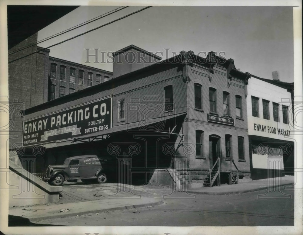 1943 Press Photo Enkay Meat packing plant indicted for illegal meat trafficking - Historic Images