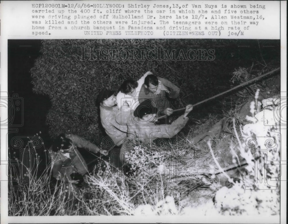 1956 Press Photo Car Accident Car Pulled Up Cliff 1 Dead Other Passengers Injure - Historic Images