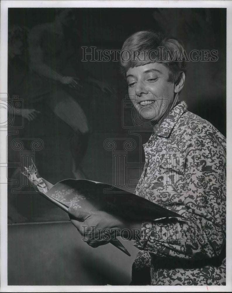 1963 Mrs Earl Elizabeth Miller Food Service Manager - Historic Images