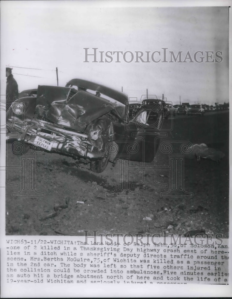 1956 Wichita Body of Ralph Ruth at auto accident scene - Historic Images