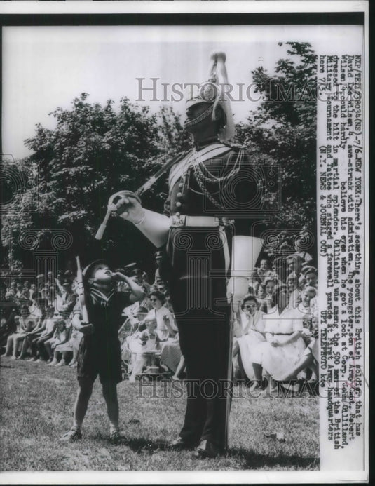 1960 British Soldier & Son David Dee Wilson Awestruck - Historic Images