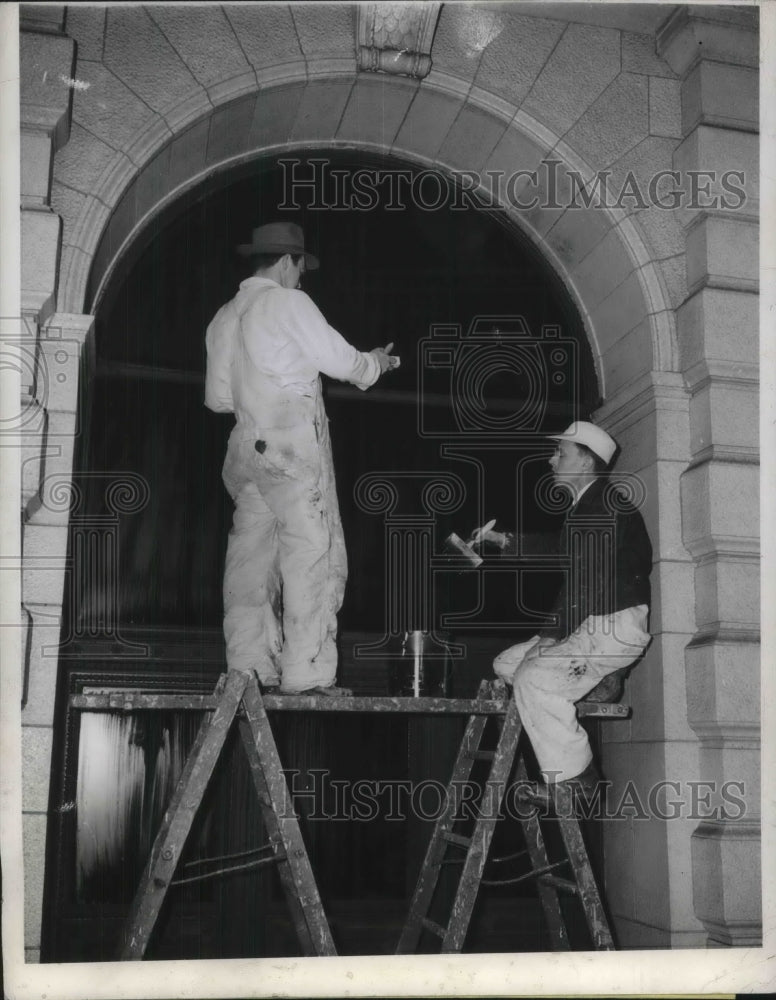 1941 Press Photo San Francisco Bank Being Repainted - Historic Images