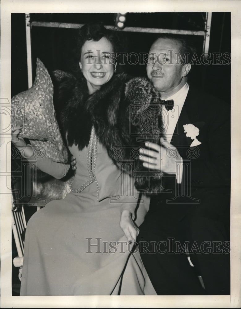 1940 Press Photo Harold Boyer Alnetair Mackintosh Celebrate Washingtons Birthday-Historic Images