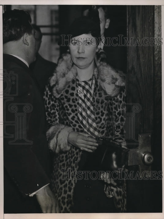 1937 Press Photo Mrs Maxwell D Pierce Husband & Nurse Try to Committ Her - Historic Images
