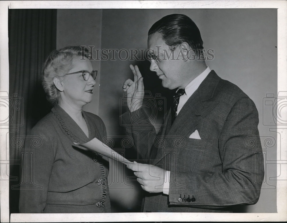 1944 Press Photo Helen Marston Swears In Paul Porter As Chairman Of The FCC - Historic Images