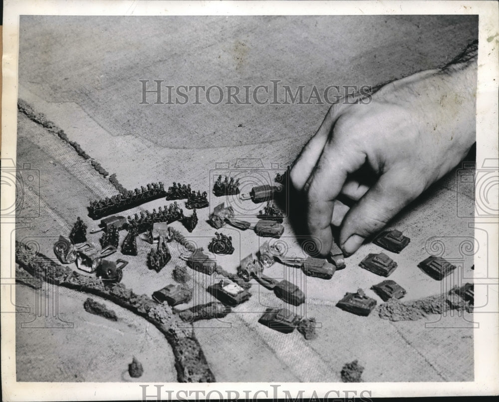 1942 Toys of War used by officers to rehearse tactical operations - Historic Images