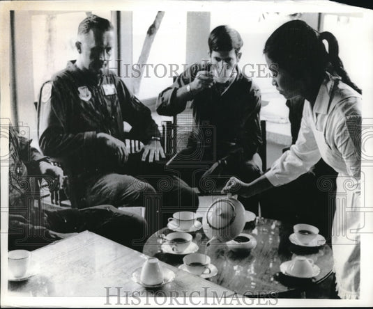 1973 Press Photo Lt. Col. Arne Ellermets, Lt. Terrmy R. Silvester Crewman Ferry - Historic Images