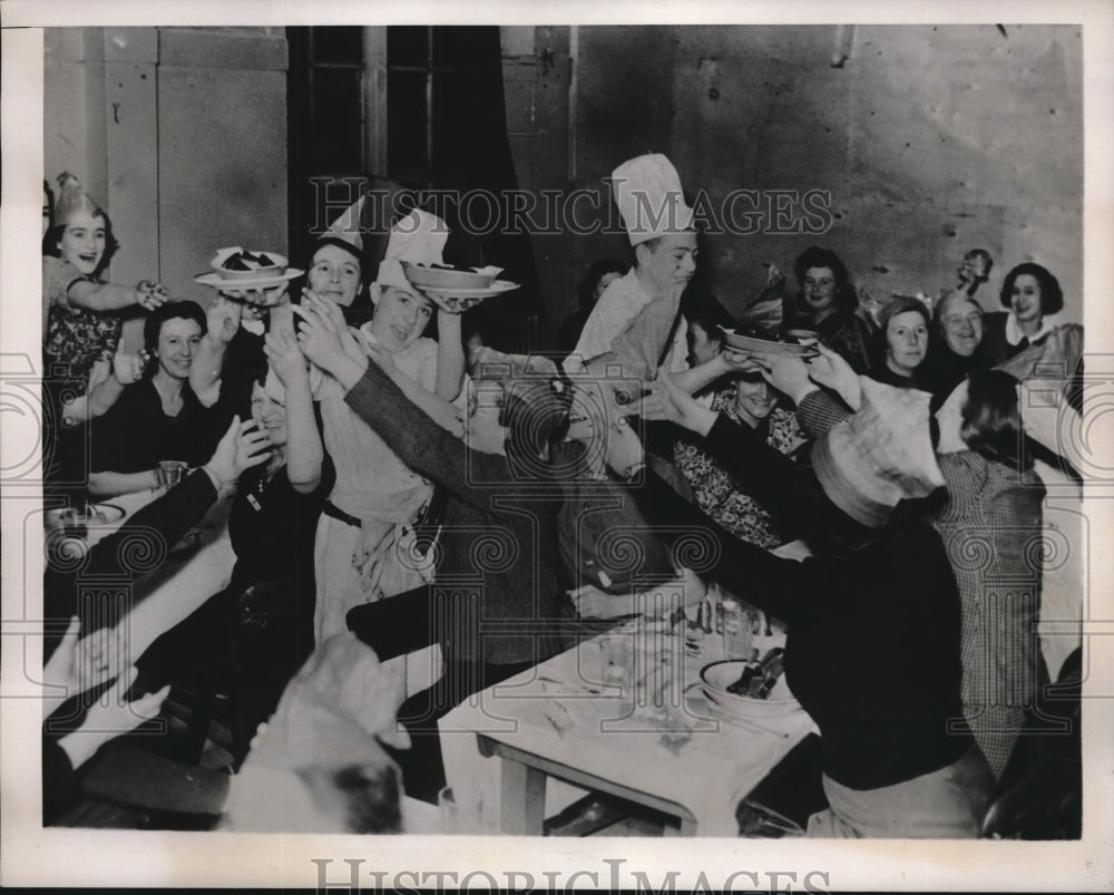 1941 Christmas Party for British Munitions Workers London England - Historic Images