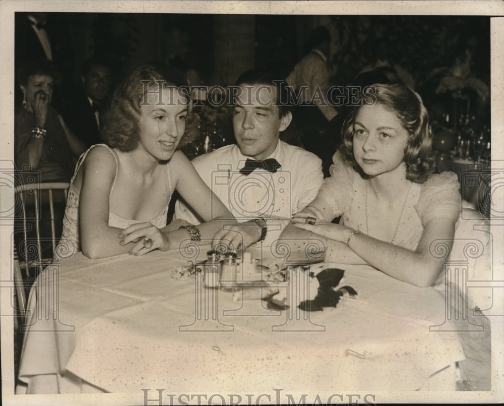 1939 Evalyn McLean, Julian Gerard, Jr., Eleanor Meem - Historic Images