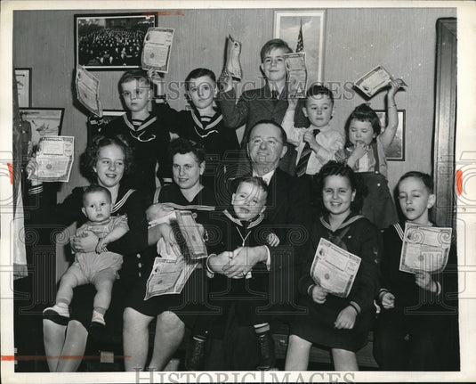 1943 Grandpa thomas A. Biggy's 13 Grandchildren war bonds - Historic Images