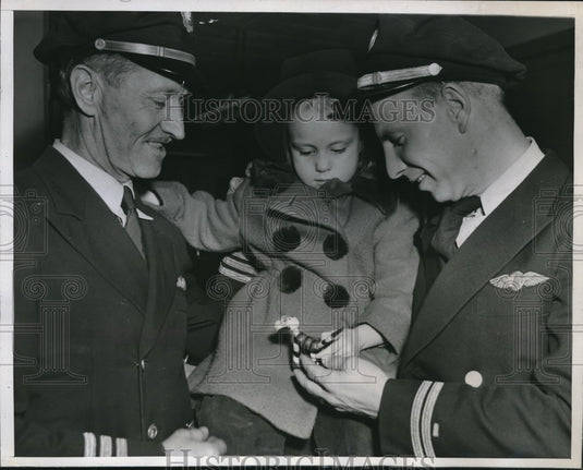 1946 Captain Joseph B. Kuhn & Roland Brown Of Eastern Airliner - Historic Images