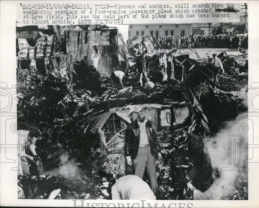 1949 Press Photo Firemen & WOrkers Still Search Thru Smoldering Wreckage - Historic Images