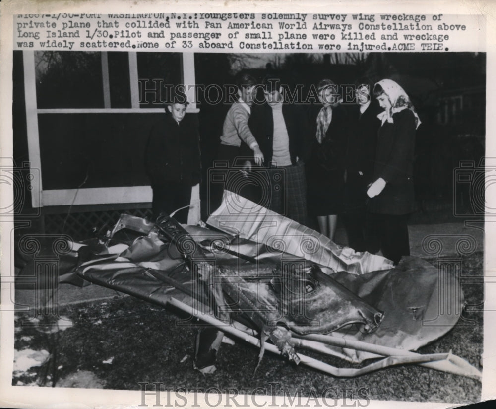 1949 Press Photo Youngsters Solemnly Survey Wing Wreckage Of Private Plane-Historic Images