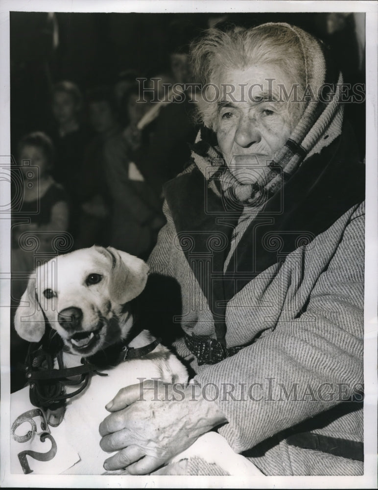 1956 Press Photo Ugliest Dog Contest in Rome Winner Tombolino Owner Concetta-Historic Images