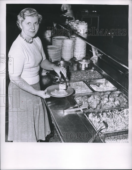 1956 Press Photo Mrs Lucille McMullen Food Service Director University of Cincy - Historic Images