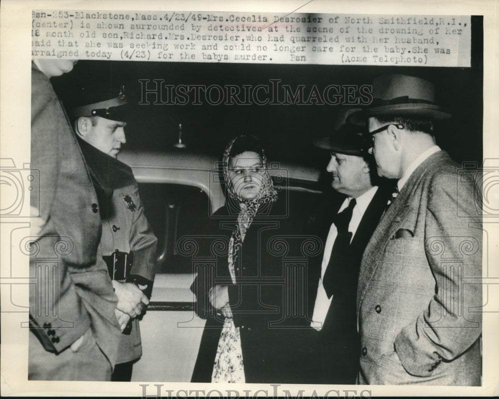 1949 Mrs. Cecelia Desrosier Surrounded By Detectives At The Scene - Historic Images