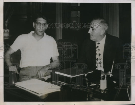 1936 Press Photo Leonard Cellura questioned by prosecutor Duncan Mocrea - Historic Images