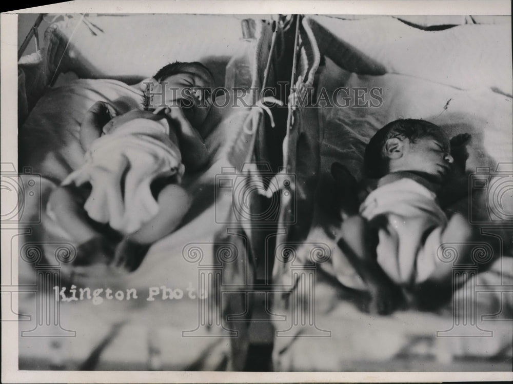 1937 Mrs. George Donde Dies after Birthing Posthumous Cesarean Twins - Historic Images